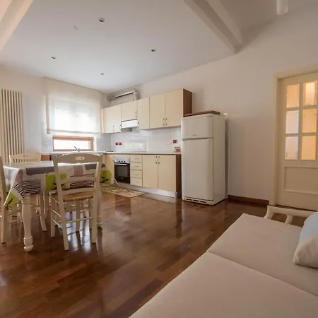 In Completo Confort 몬테그라나로